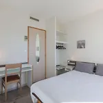 ホテル Aliotel Cazères-sur-lʼAdour