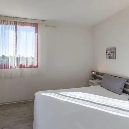 Aliotel 2* Cazères-sur-lʼAdour