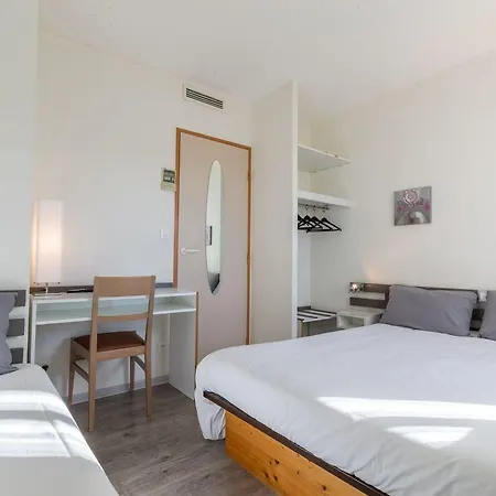 Отель Aliotel Казер-сюр-Л'Адур