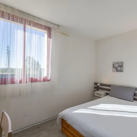 Hotel Aliotel Cazères-sur-lʼAdour
