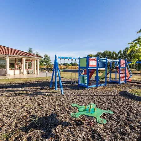 Aliotel 2* Казер-сюр-Л'Адур