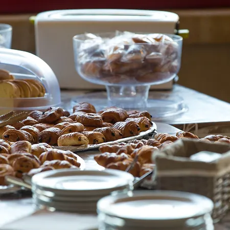 Отель Aliotel Казер-сюр-Л'Адур