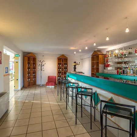 Aliotel 2* Казер-сюр-Л'Адур