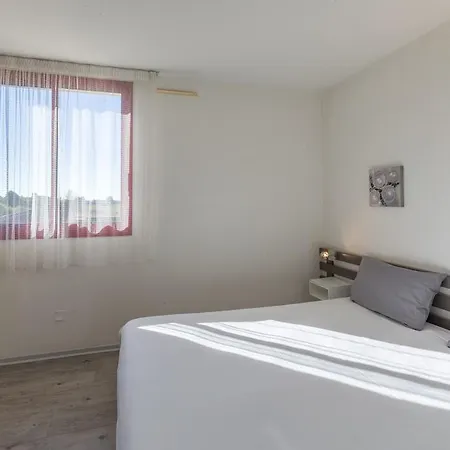 Отель Aliotel 2*