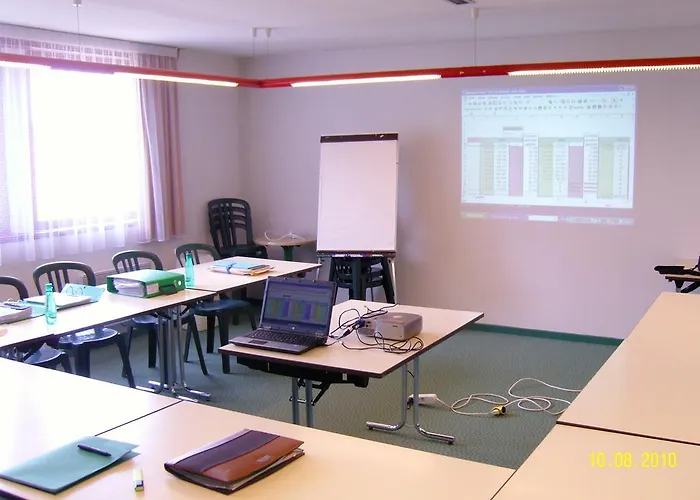 Aliotel Hotel Cazères-sur-lʼAdour