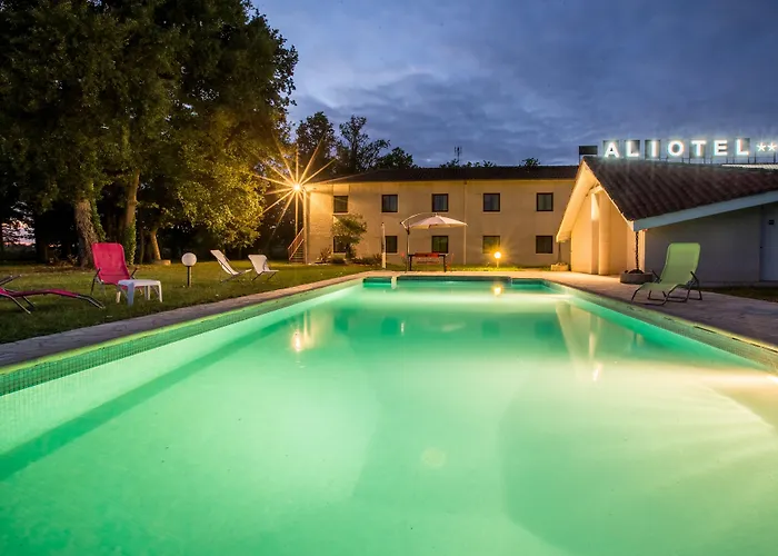 Aliotel 2* Cazères-sur-lʼAdour