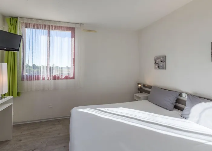 Aliotel 2* Cazères-sur-lʼAdour