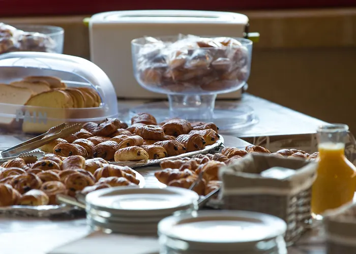 Hotel Aliotel Cazères-sur-lʼAdour