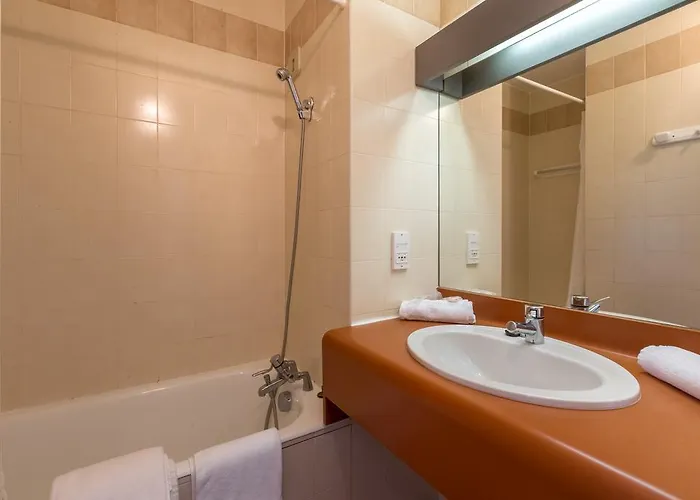 Hotel Aliotel Cazères-sur-lʼAdour