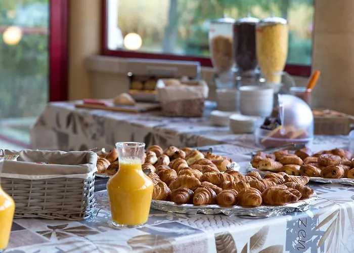 Hotel Aliotel Cazères-sur-lʼAdour